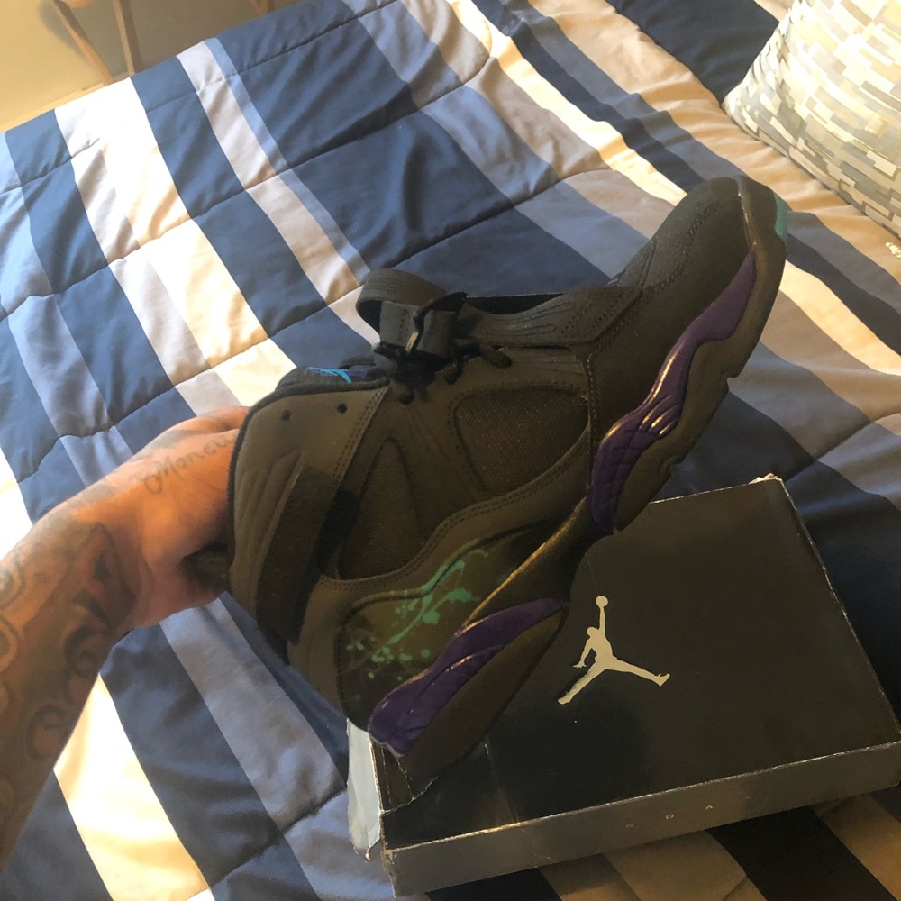 Brand new Jordan’s no box (I threw it out)